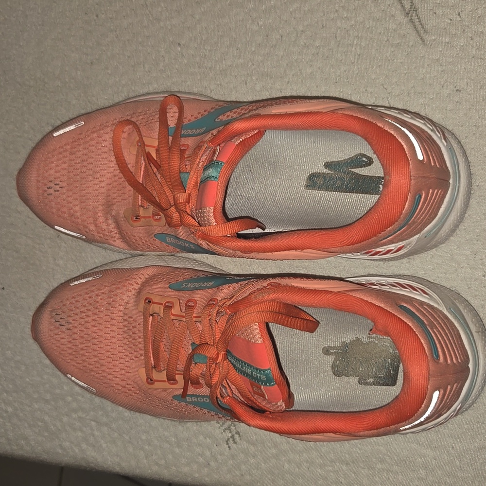 Brooks Adrenaline GTS 22 Sneaker